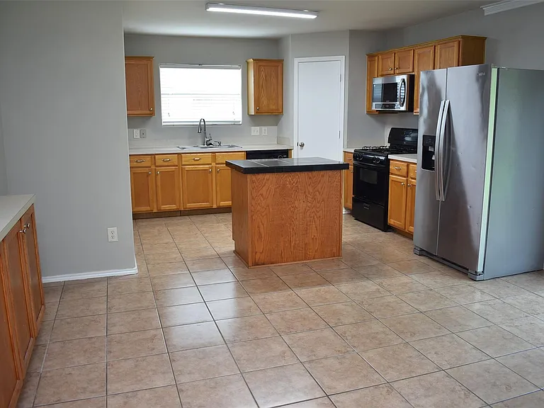 410 Laurel Sage Dr — Photo 11