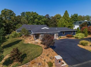 10 Oak Meadow Rd, Evansville, IN 47725