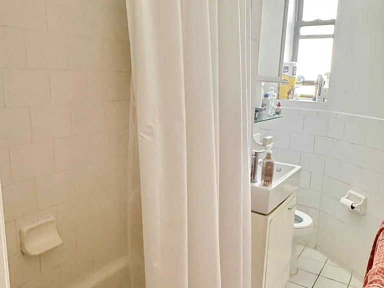 222 Thompson St #13 — Photo 7