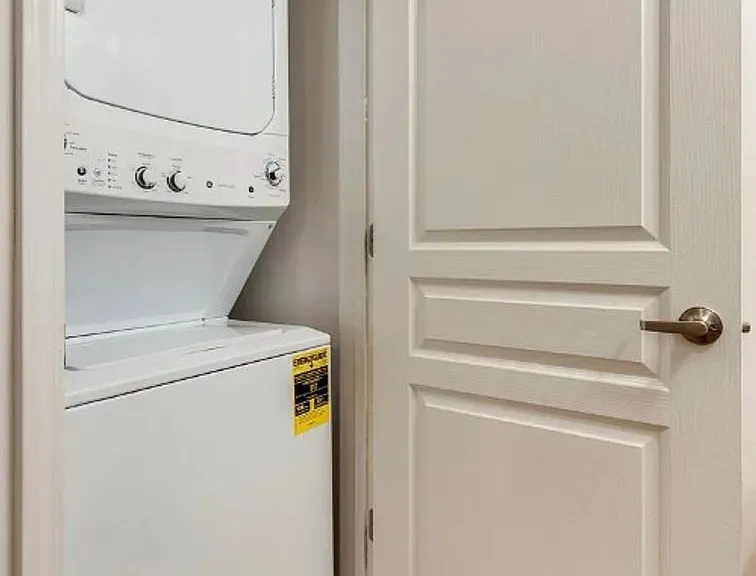 3000 Vanderbilt Pl #324 — Photo 15