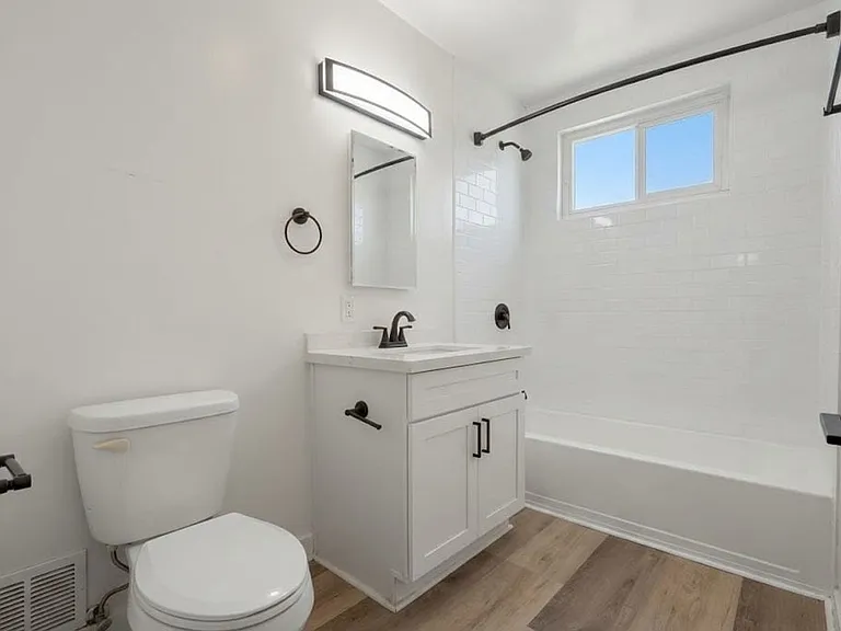 3933 Nicolet Ave — Photo 7