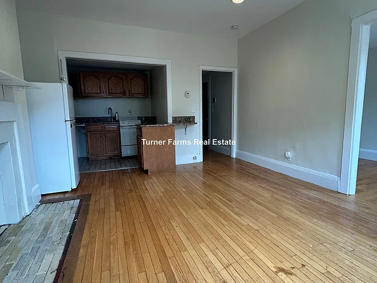 14 Wait St #3 — Photo 14