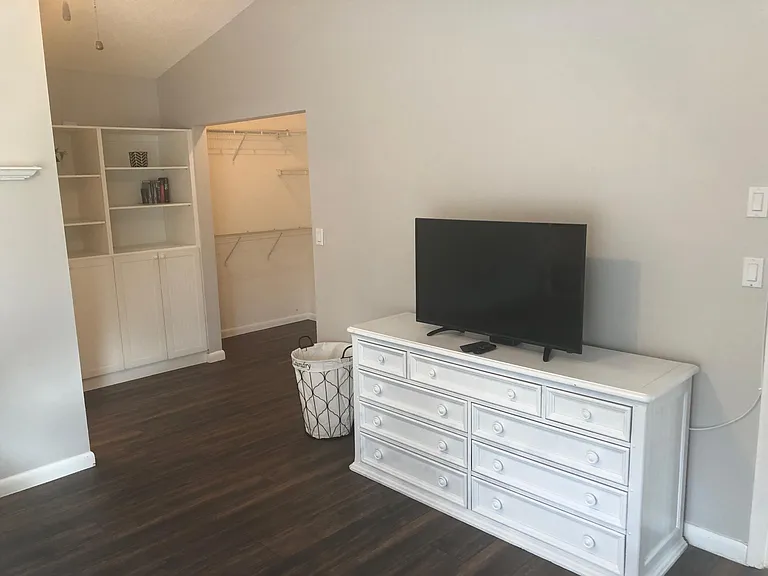 2555 Bedford Mews Dr — Photo 13