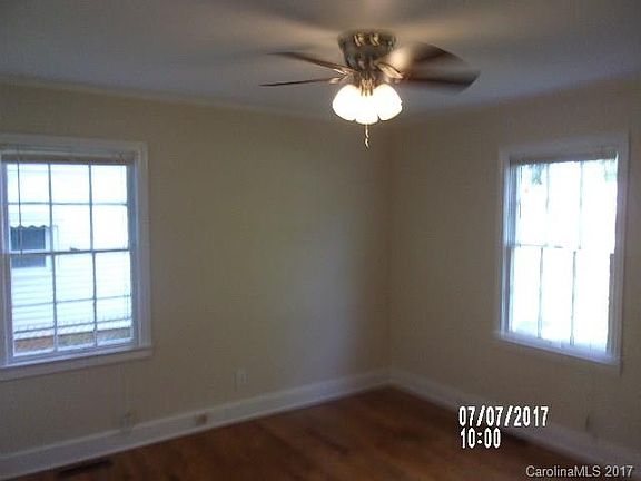 4th image of 725 Rockwood Dr