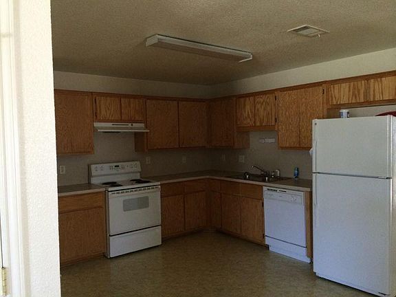 4th image of 202 Castellon Ct