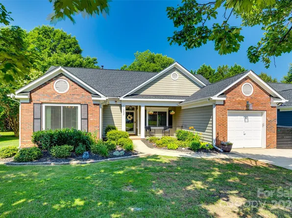 11302 Fox Cove Dr, Charlotte, NC 28273