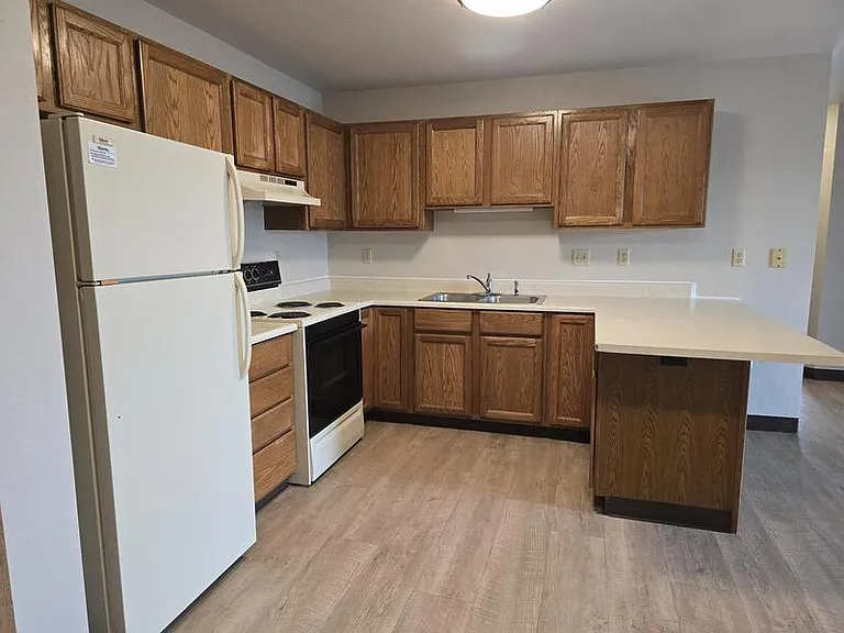 230 Robbins St #5 — Photo 14