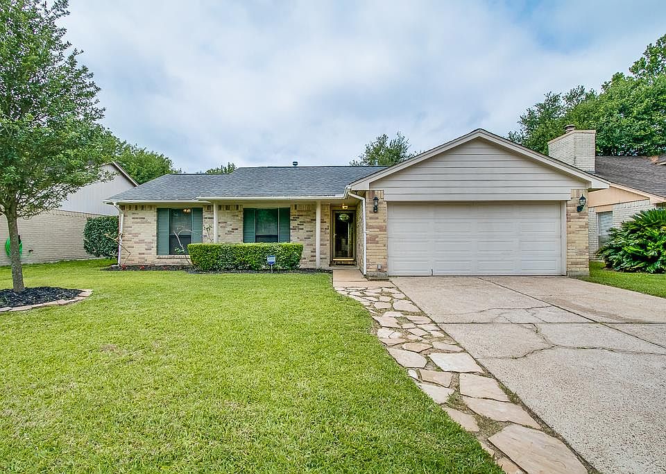 1st image of 18027 Garden Manor Dr