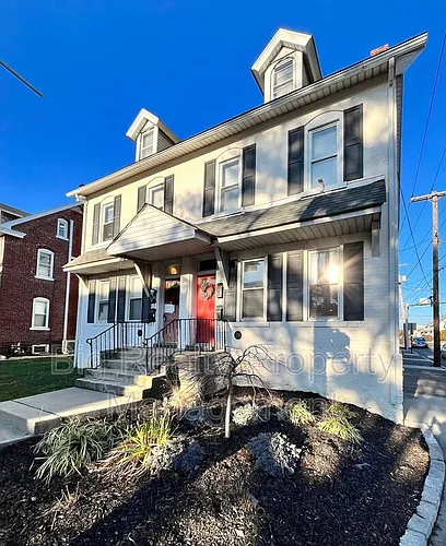 235 E Main St #2F Photo 1
