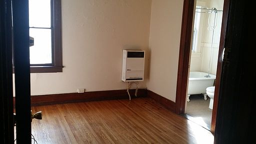 2nd image of 2005 Dewey Ave APT 02