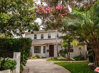 13230 Hesby St, Sherman Oaks, CA 91423