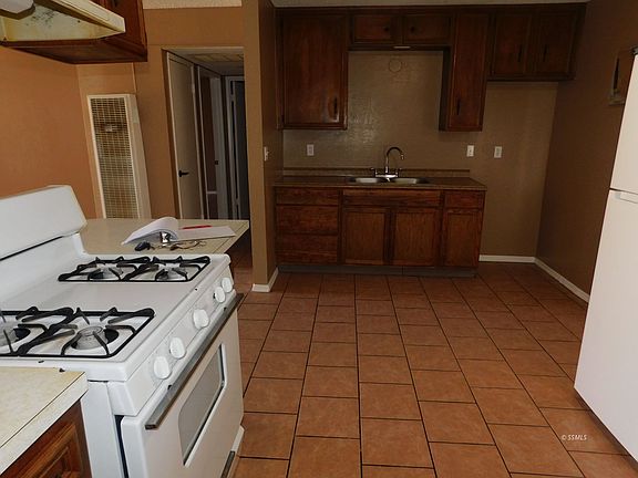 2nd image of 640 Commercial Ave