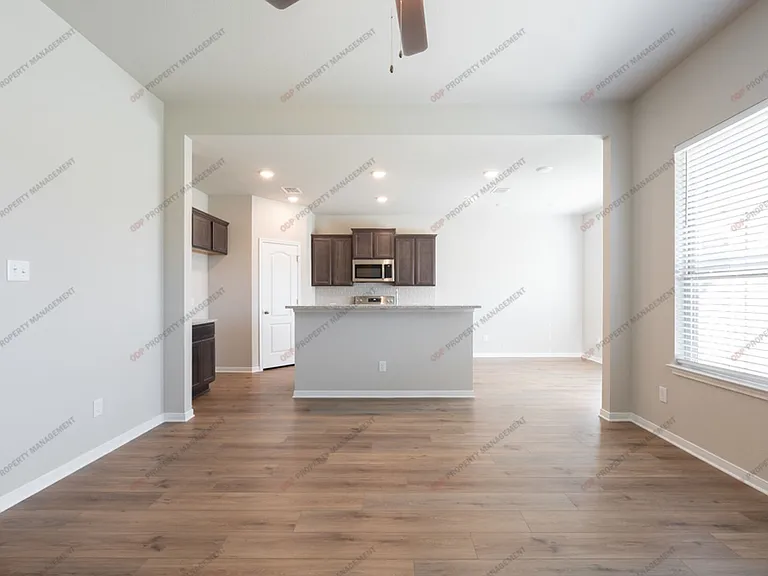 5432 Friars Loop — Photo 8