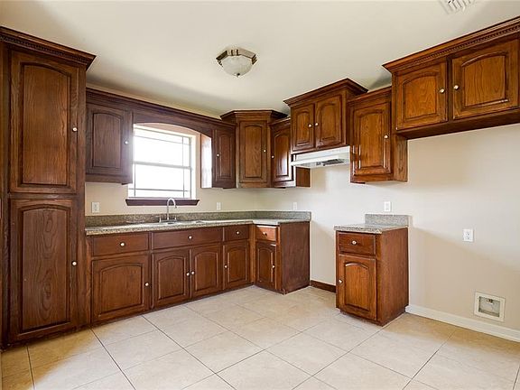 4th image of 1602 W Bella Vista Ave