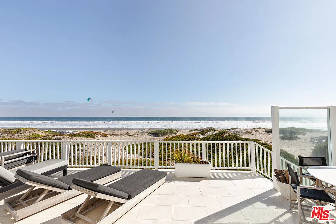 5 bed, 4.5 bath, 5238 sqft, $50,000 — Photo 1