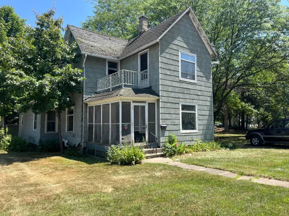 314 N Dyckman St, Paw Paw, MI 49079