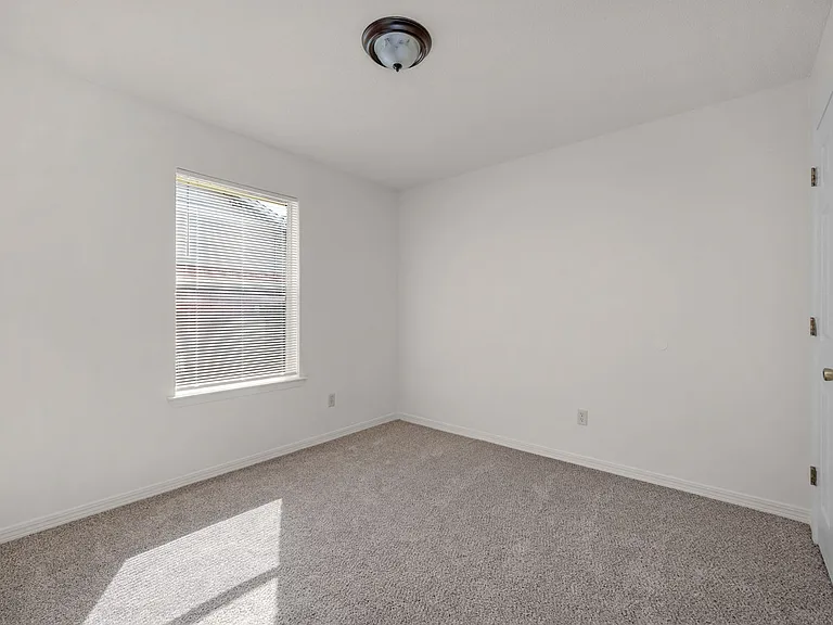 9568 Brentwood Blvd — Photo 27