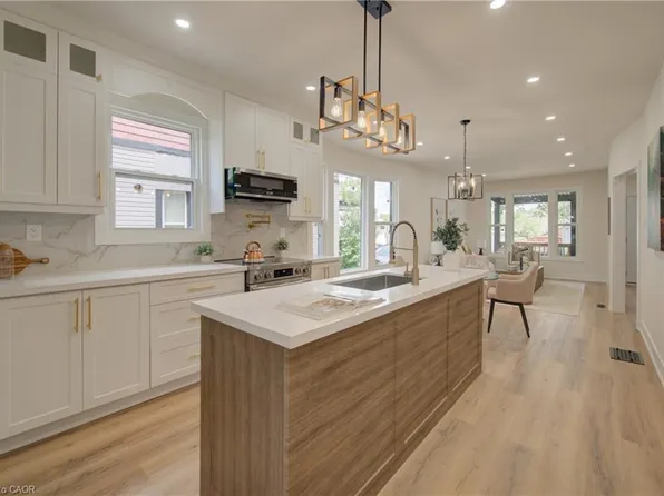 26 Richardson St, Cambridge, ON N1S 2P3