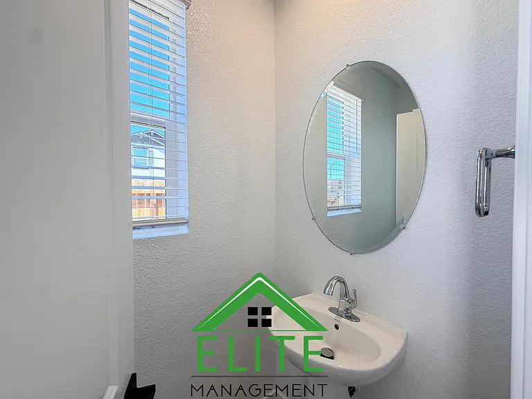 856 Pecan Tree Ln — Photo 8
