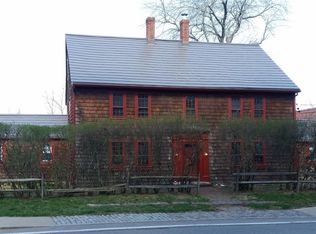 215 South St, Medfield, MA 02052