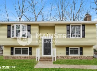 7901 Ivy Hollow Dr, Charlotte, NC 28227