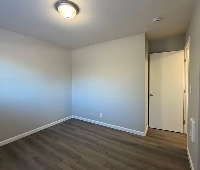 300 Warren Ave #2 — Photo 14