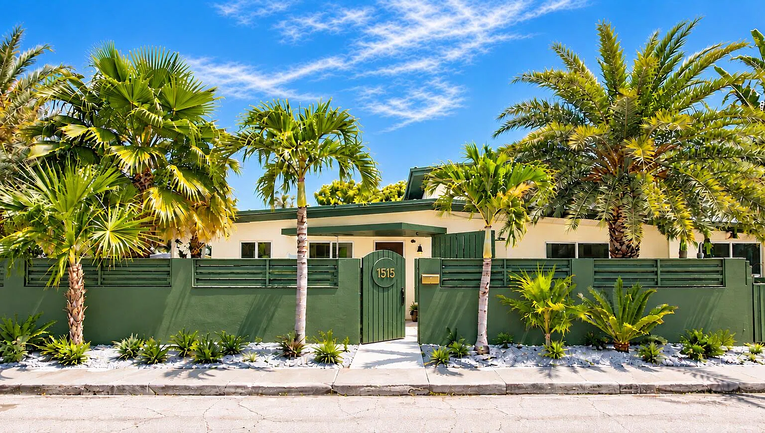3 bed, 2.5 bath, $6,000 — Photo 2