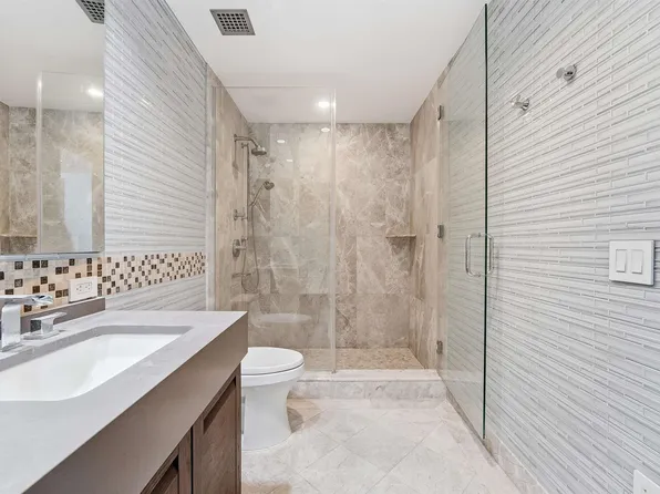 1000 Avenue At Port Imperial image 30 of 38