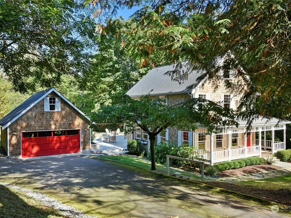 10014 NE Day Road E, Bainbridge Island, WA 98110