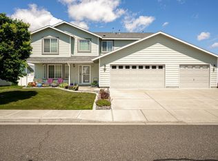 7915 Savary Dr, Pasco, WA 99301