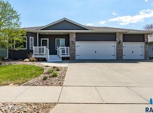 117 E Switch Grass Trl, Brandon, SD 57005