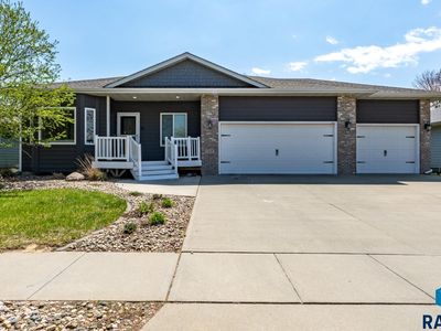 117 E Switch Grass Trl, Brandon, SD, 57005