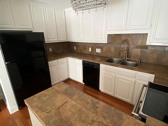 4th image of 2500 Steck Ave APT 7