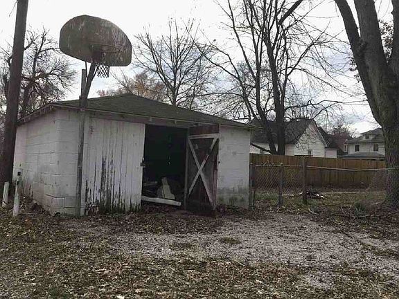 4th image of 1919 N 10th St