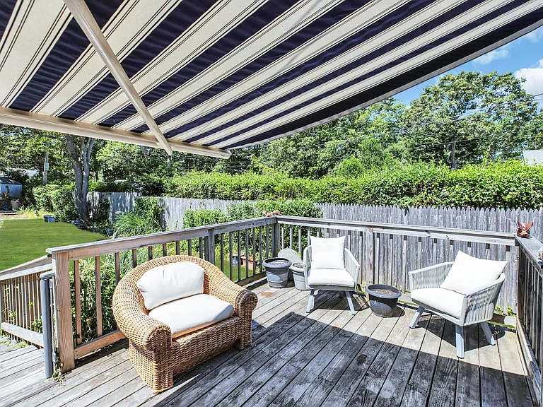 135 Noyac Ave — Photo 38