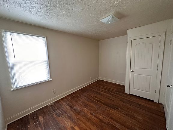 3rd image of 2093 N Ford St