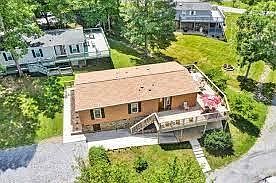 4th image of 102 Hiram Way