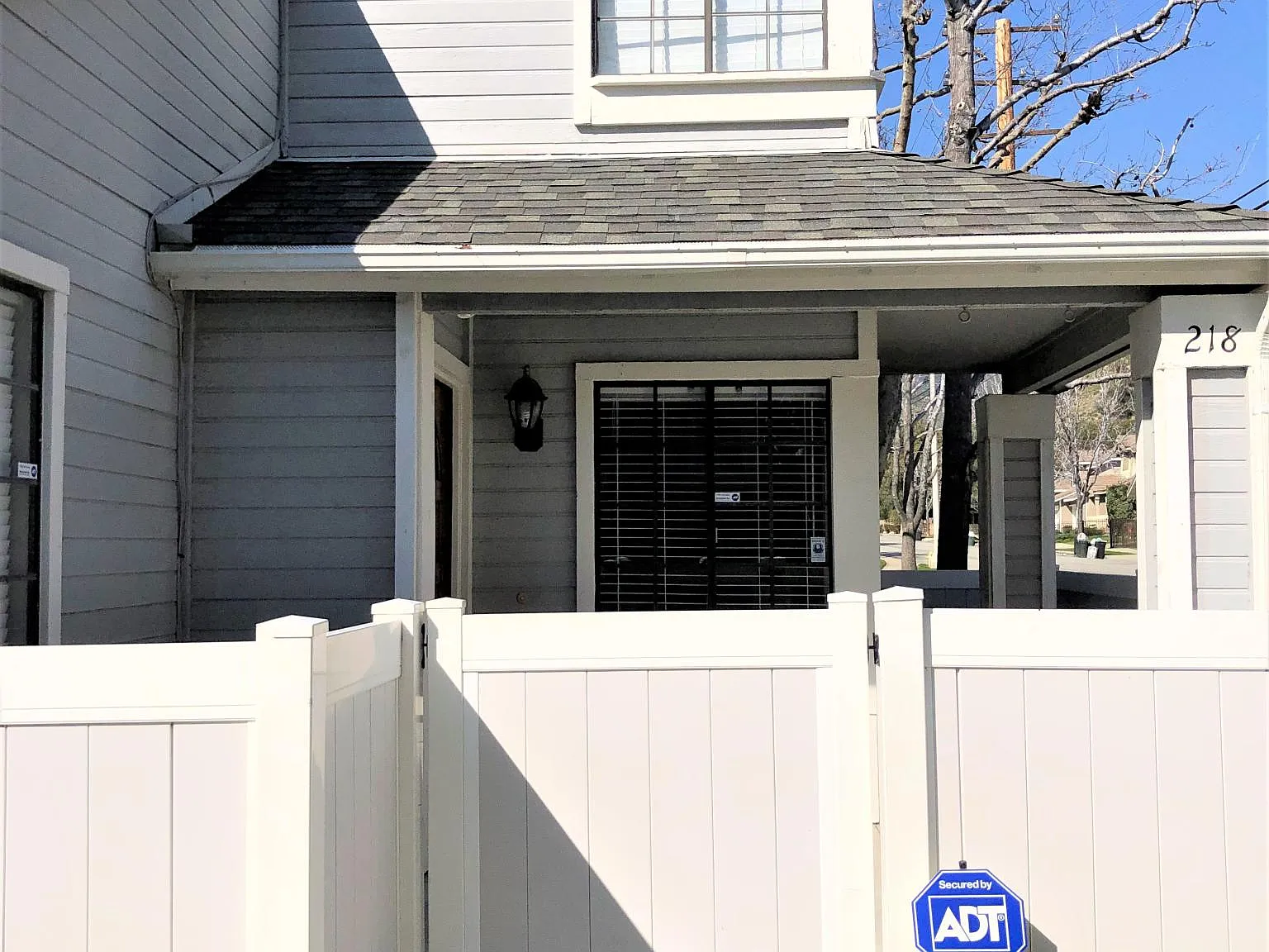 218 Spruce Ct — Photo 2