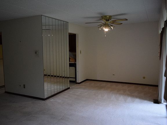 3rd image of 9555 Southwest Hwy #1306-2