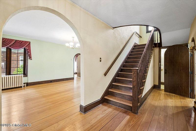 4th image of 43 Lincoln Avenue