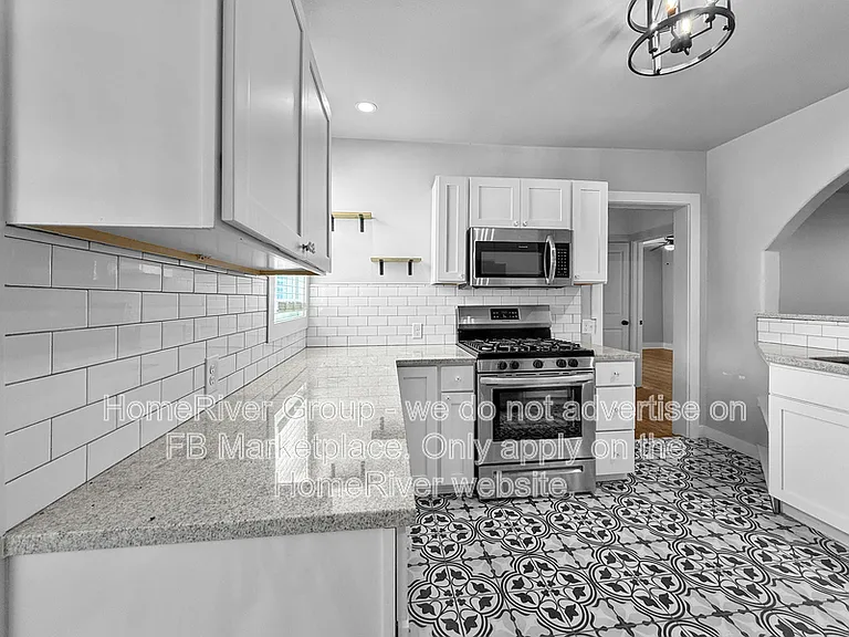 115 S Knoxville Ave — Photo 4