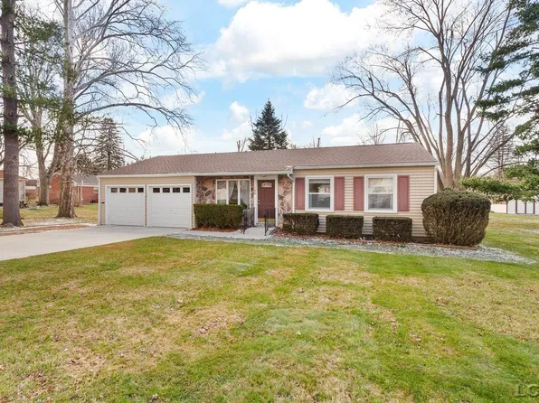 906 Willow St, Tecumseh, MI 49286