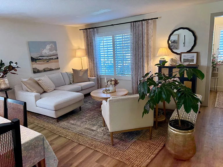 37244 Fallsgrove Ave — Photo 4
