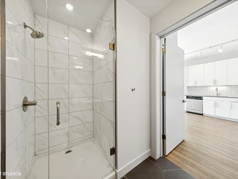 330 S. Wells St — Photo 40
