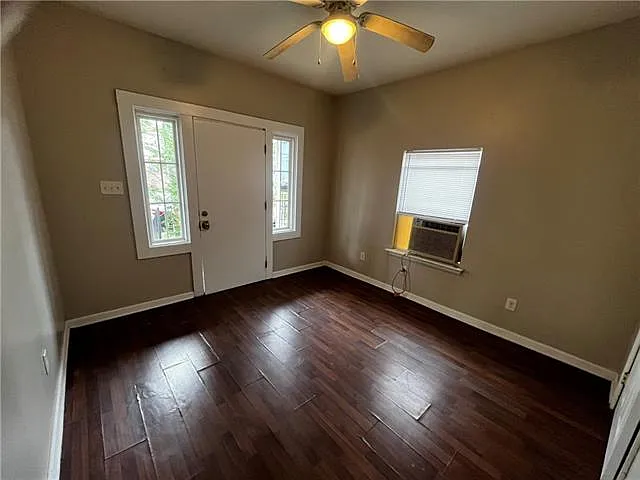 2 bed, 1.0 bath, 900 sqft, $1,100 — Photo 3