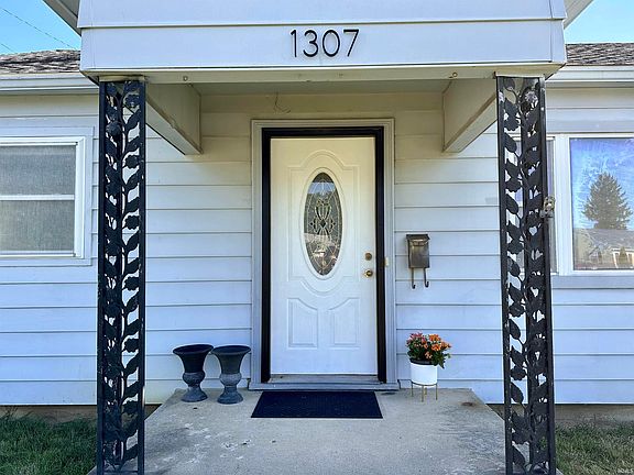 2nd image of 1307 Parkway Ct