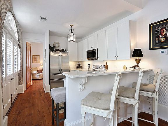 5th image of 716 Gov Nicholls St #A