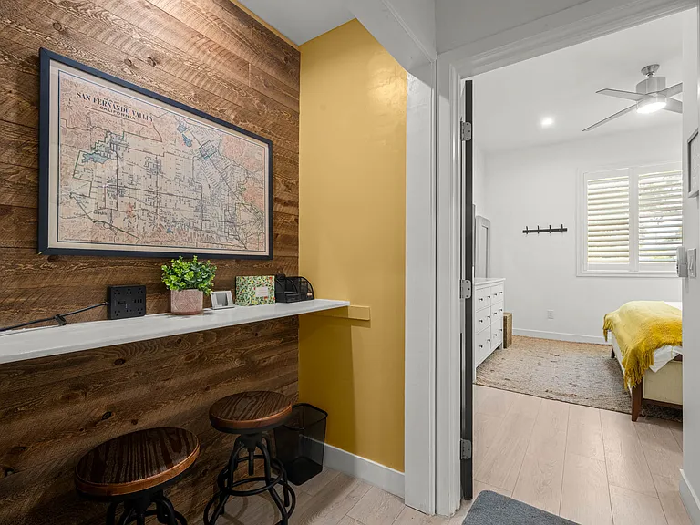 13730 Community St — Photo 34