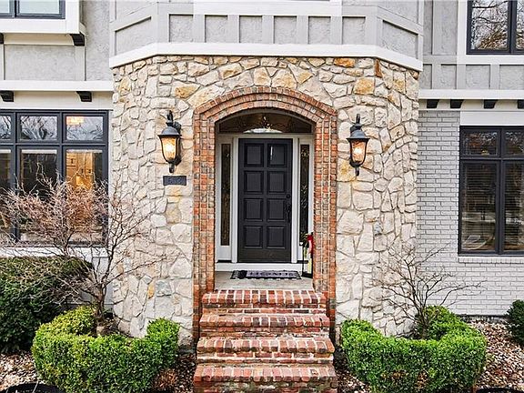 3rd image of 6113 N Mattox Rd