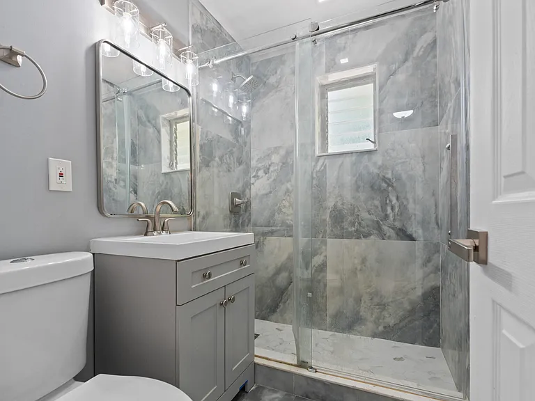 528 NE 20th Ave — Photo 8